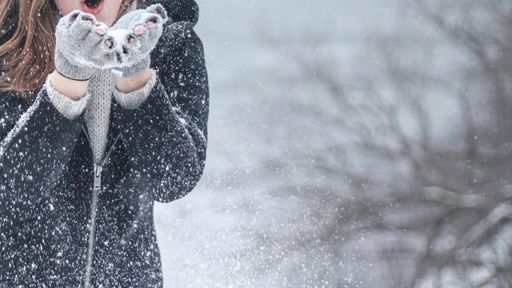Bien vivre l’hiver avec une maladie chronique : des conseils pratiques pour la saison